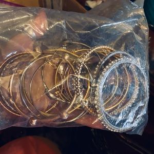 Mix of gold and silver bangle